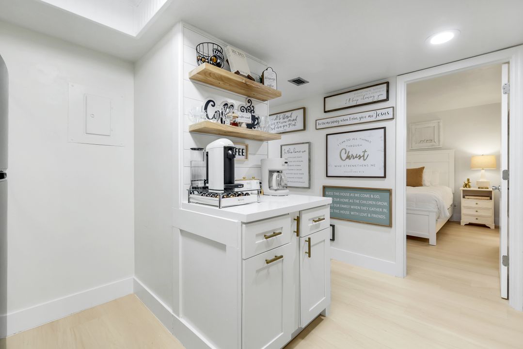 600 Neapolitan Way #C-220, Naples, FL 34103