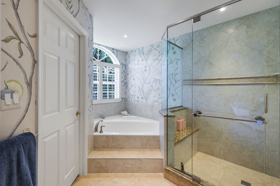 8440 Abbington Cir #D25, Naples, FL 34108