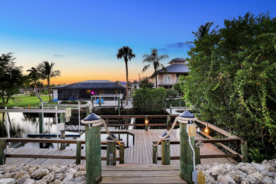 27080 Flamingo Dr, Bonita Springs, FL 34135