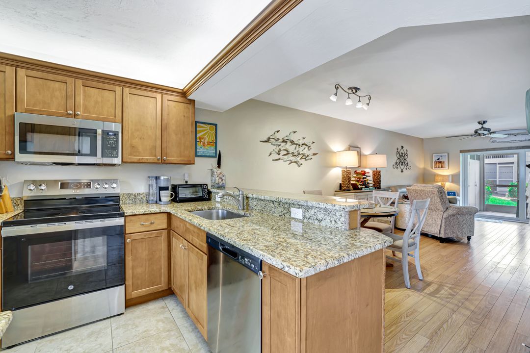 721 W Elkcam Cir #211, Marco Island, FL 34145