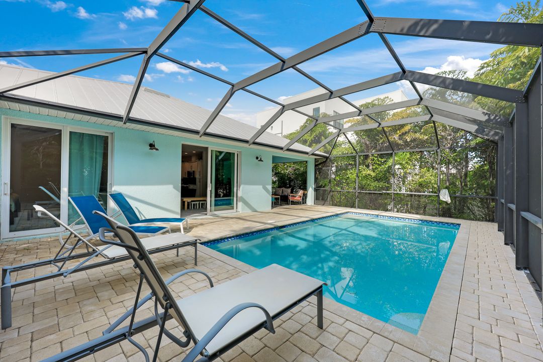 109 W Hilo St, Naples, FL 34113