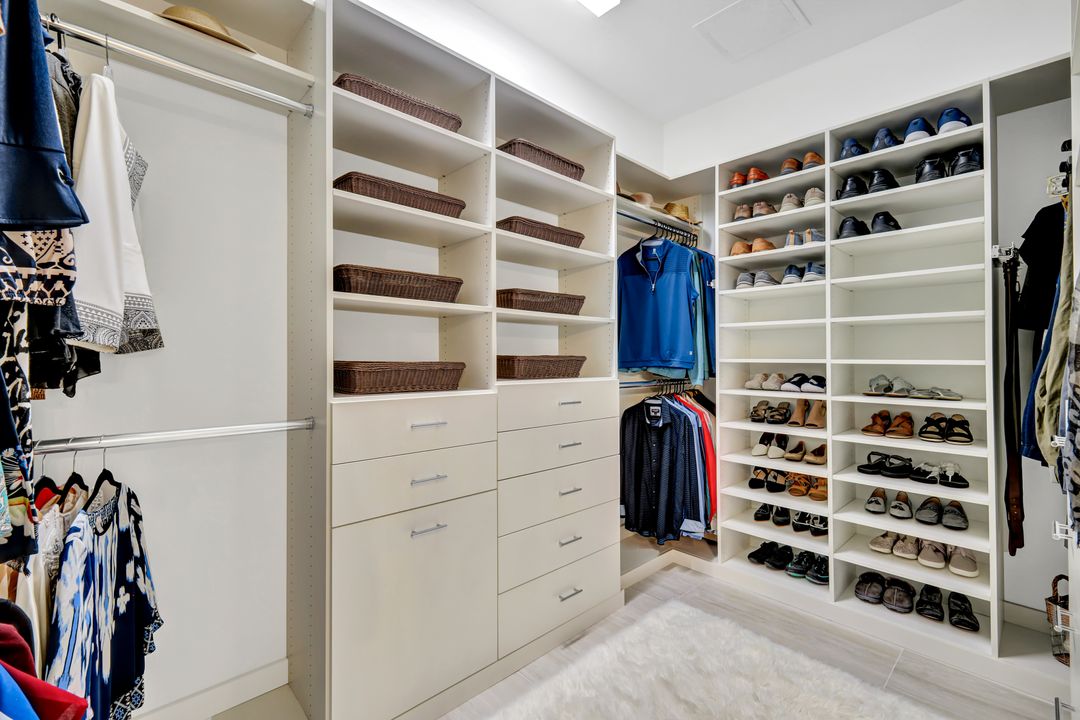 16387 Viansa Wy #302, Naples, FL 34110