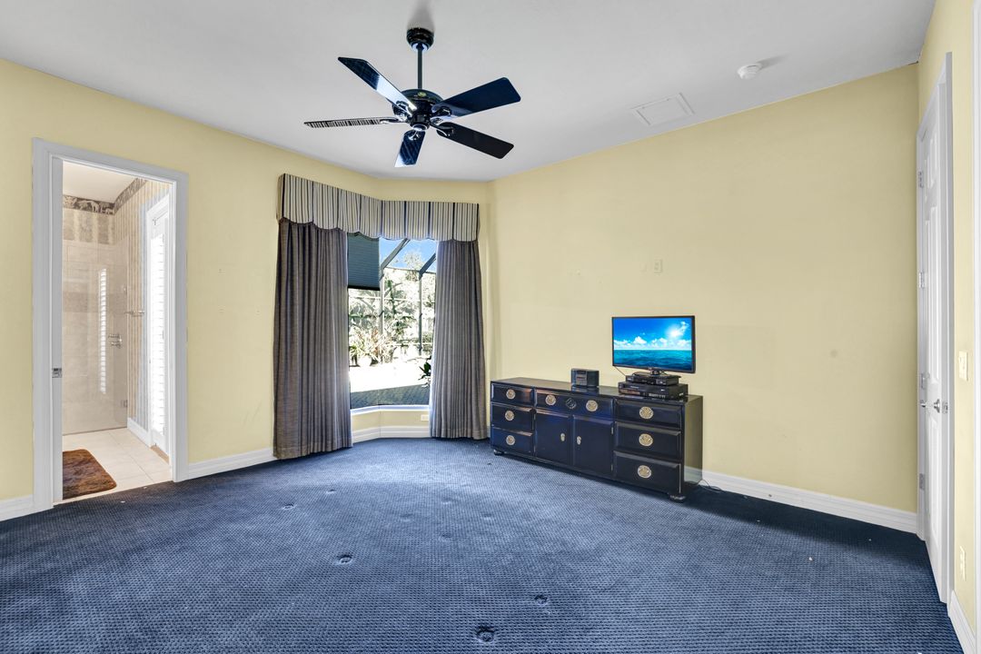 9742 Wilshire Lakes Blvd, Naples, FL 34109