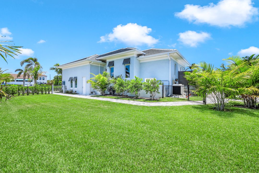 100 S Bahama Ave, Marco Island, FL 34145