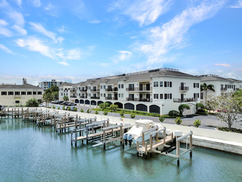 1400 Gulf Shore Blvd N #203, Naples, FL 34102