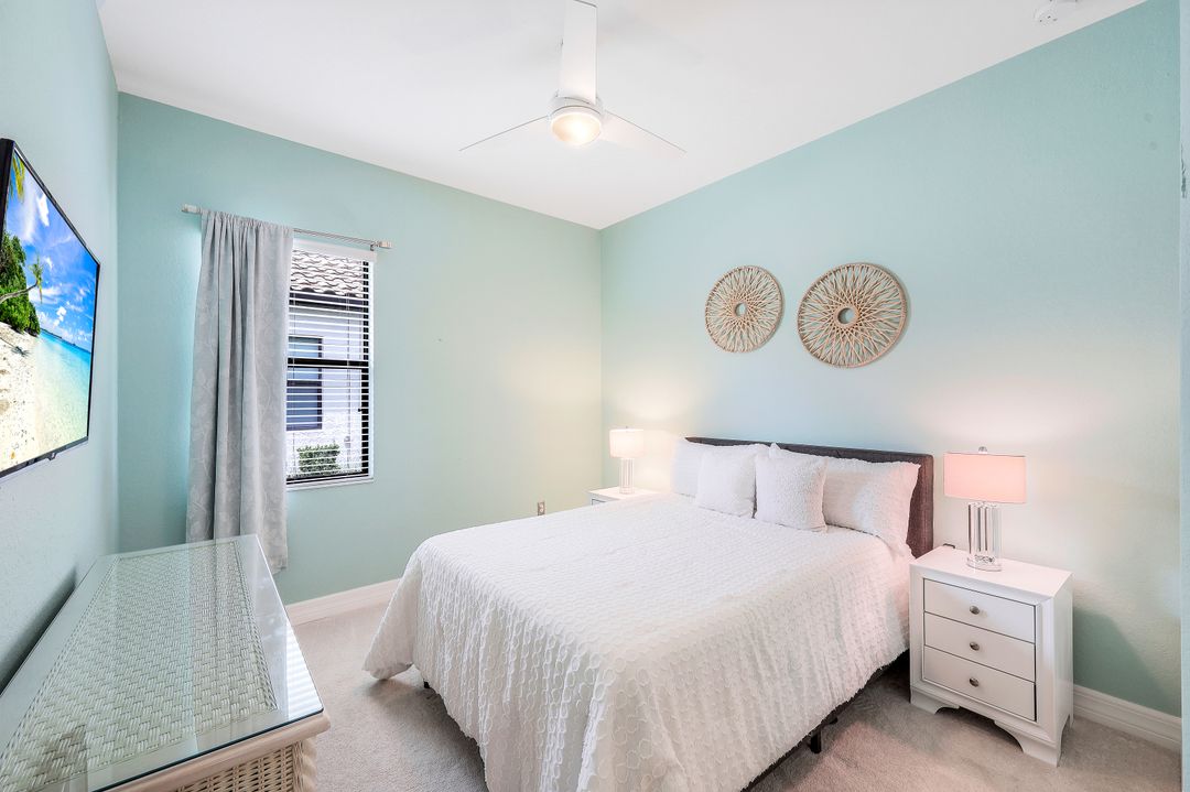 2130 Antigua Ln, Naples, FL 34120