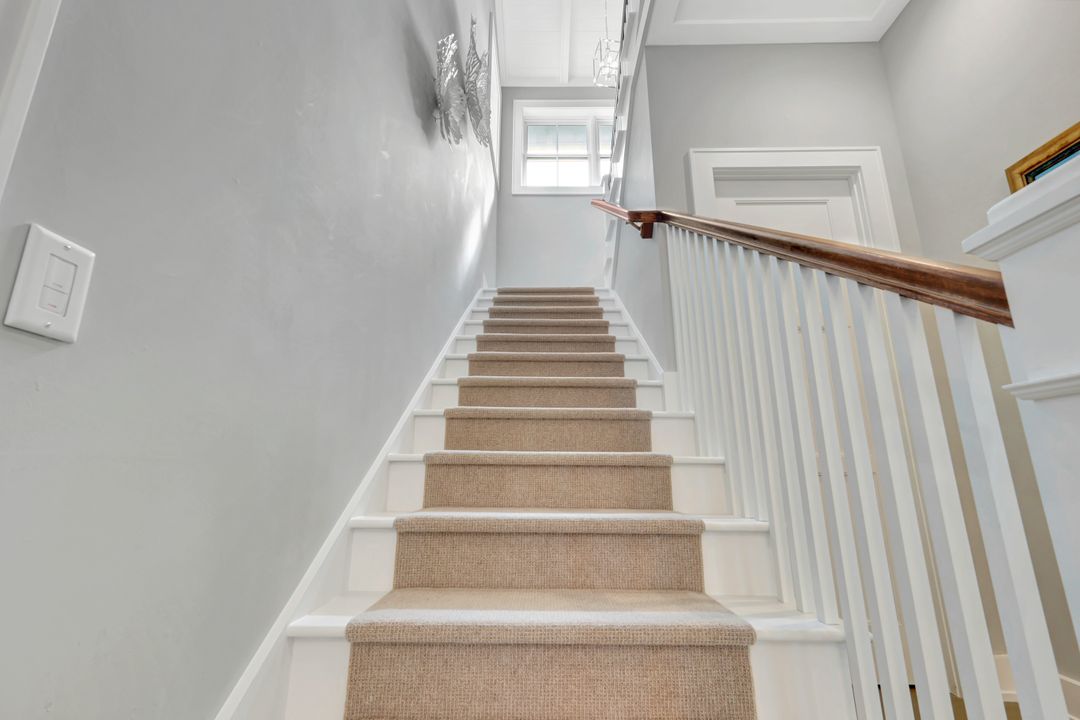 160 Broad Ave S, Naples, FL 34102