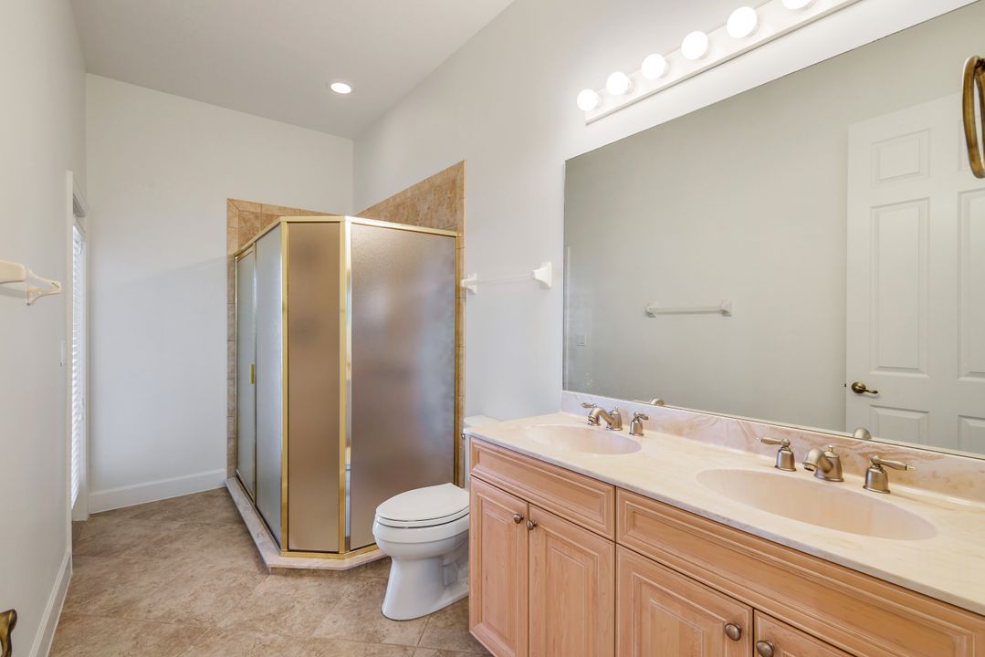8737 Mustang Island Cir, Naples, FL 34113