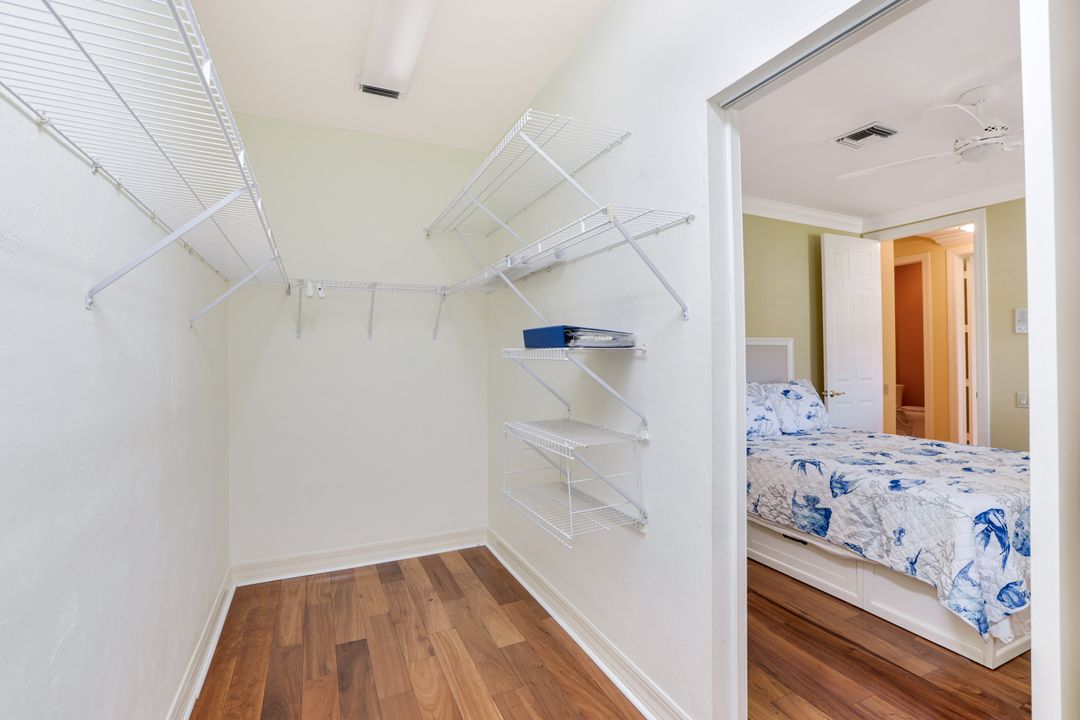 2032 Castle Garden Ln, Naples, FL 34110