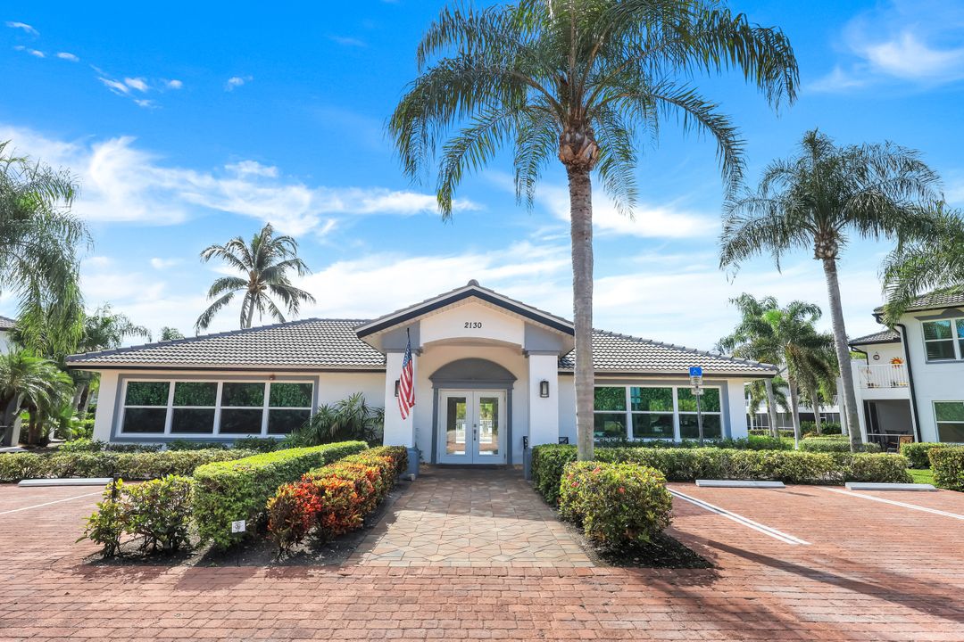 2110 Cay Lagoon Dr #122, Naples, FL 34109