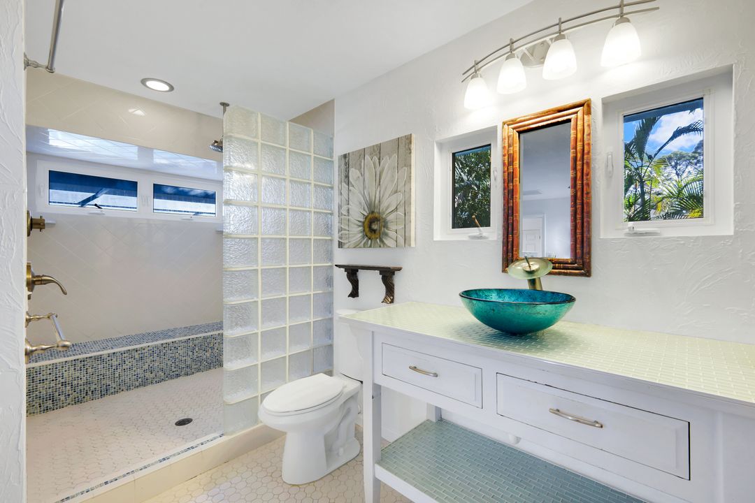 4352 Parrot Ave, Naples, FL 34104