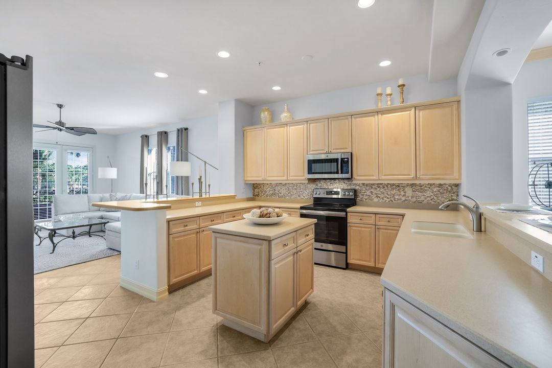 2626 Bolero Dr, Naples, FL 34109