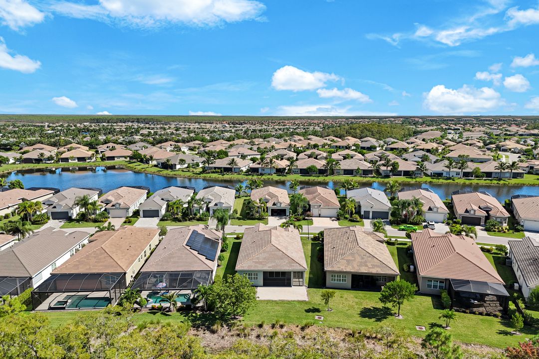 28564 Twain Dr, Bonita Springs, FL 34135