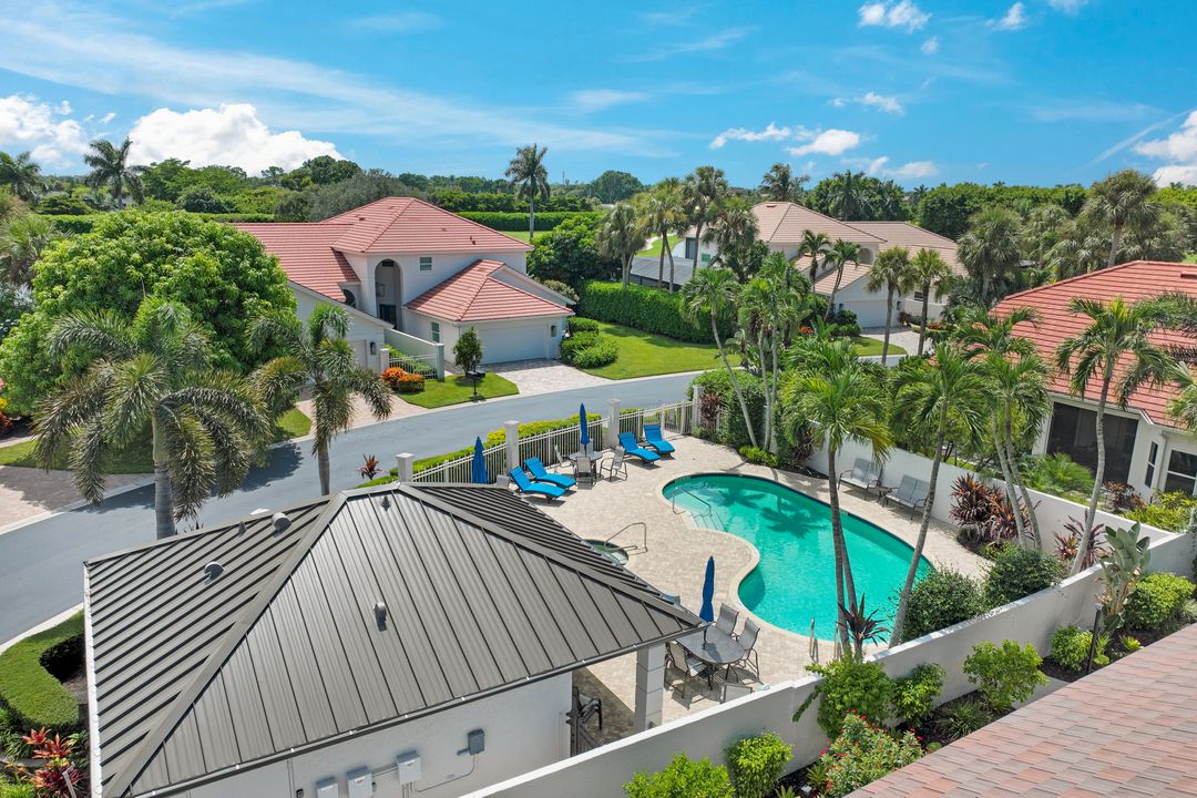2153 Paget Cir, Naples, FL 34112