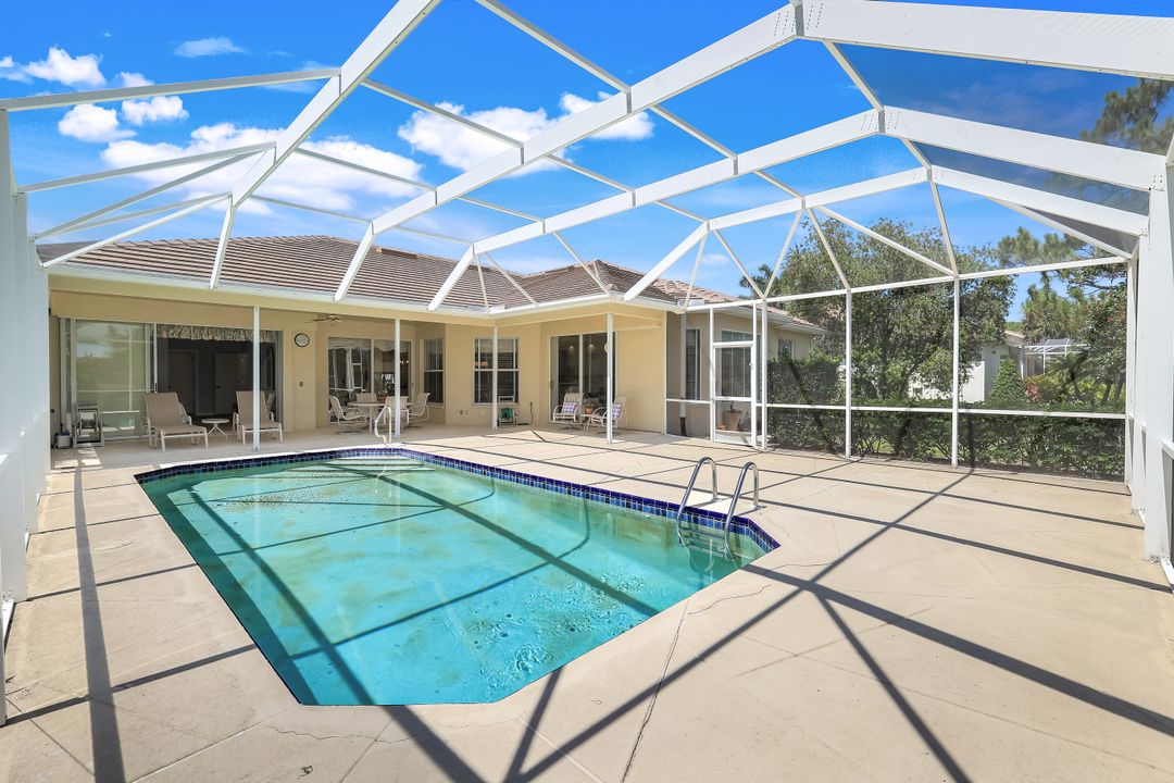 190 Palmetto Dunes Cir, Naples, FL 34113