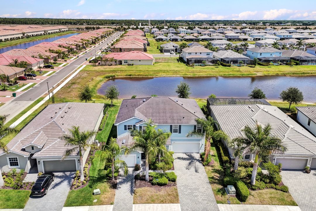 2369 Tangerine Ln, Naples, FL 34120