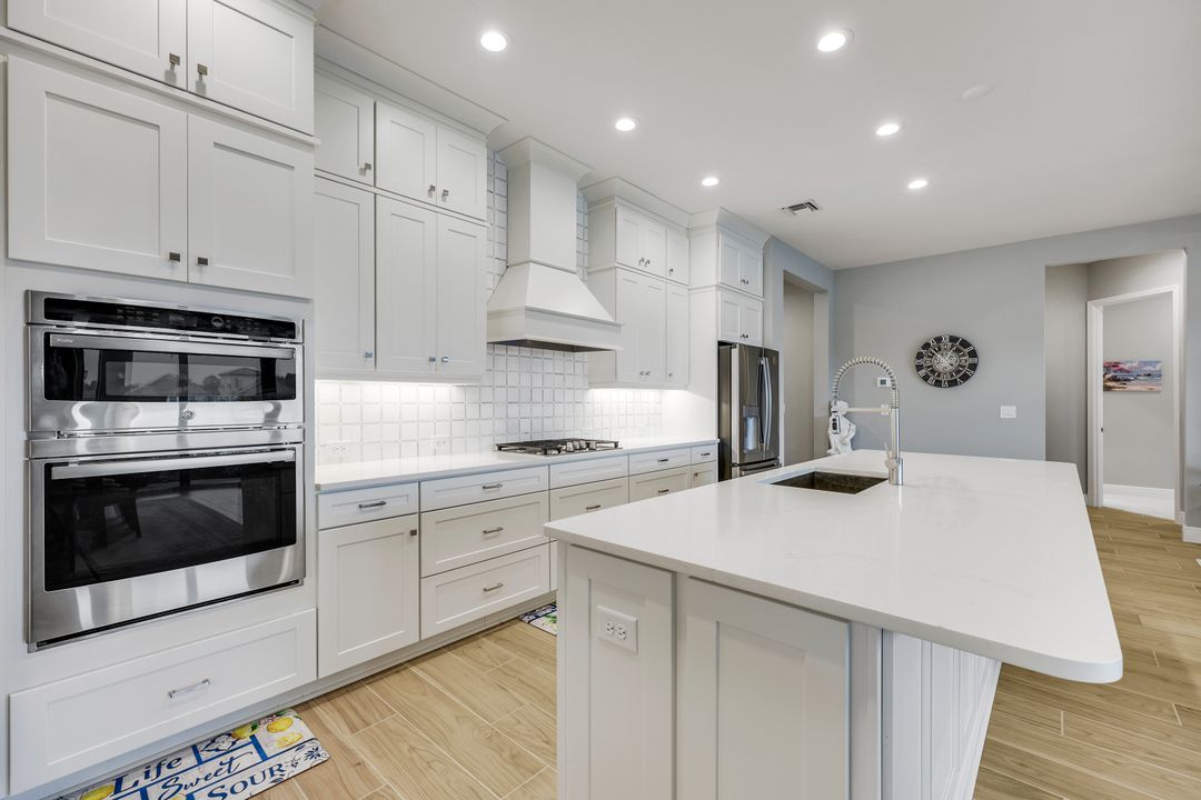 4065 Aquila Pl, Naples, FL 34120