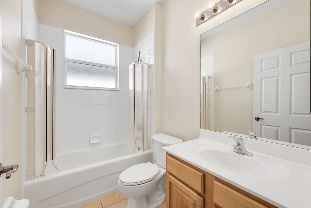 9214 Palm Island Cir, NO FORT MYERS, FL 33903