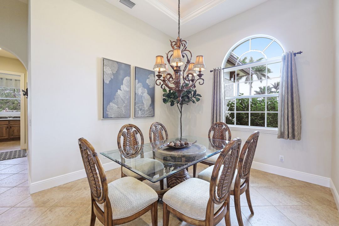 650 Amber Dr, Marco Island, FL 34145