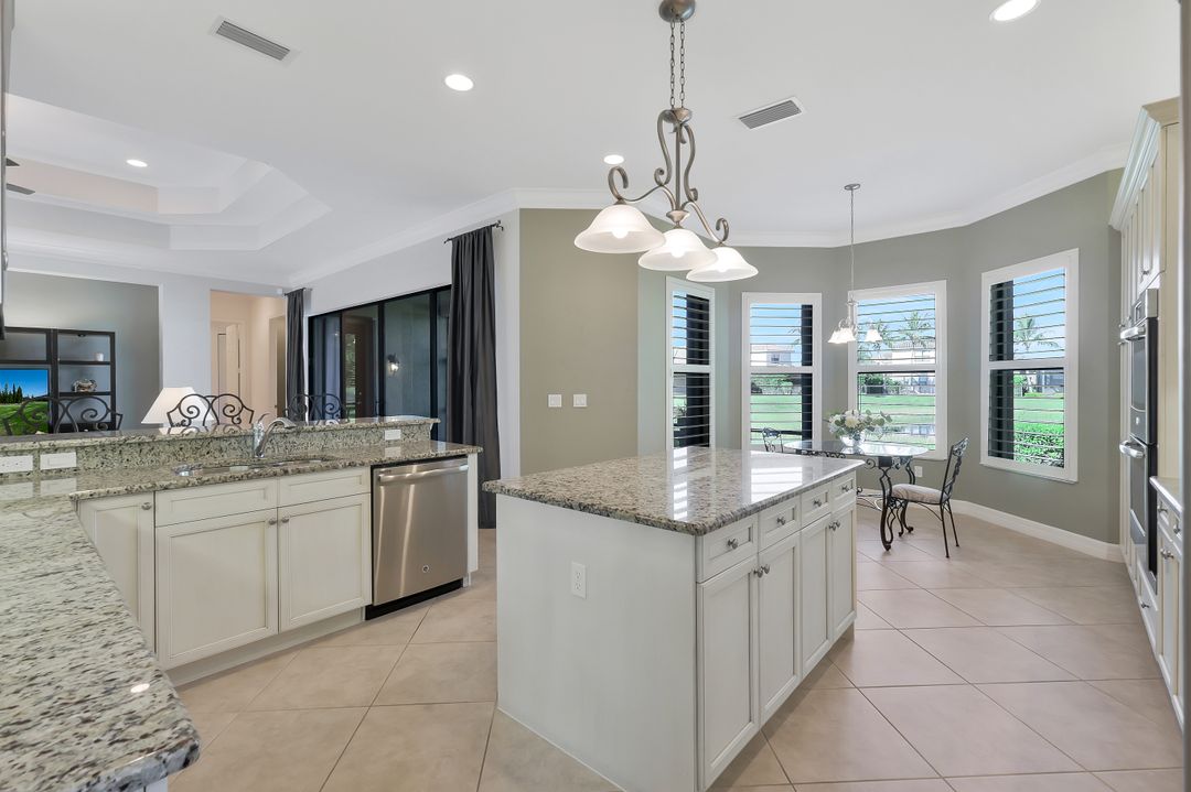 3384 Atlantic Cir, Naples, FL 34119