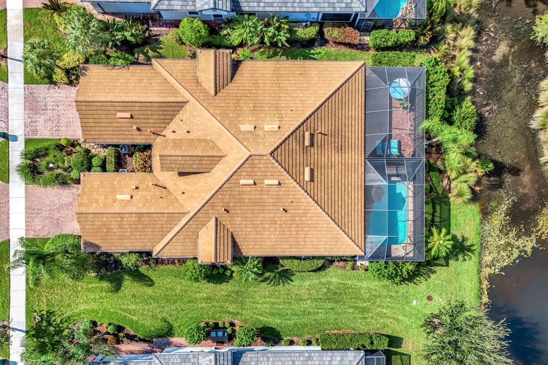 7659 Jacaranda Ln, Naples, FL 34114