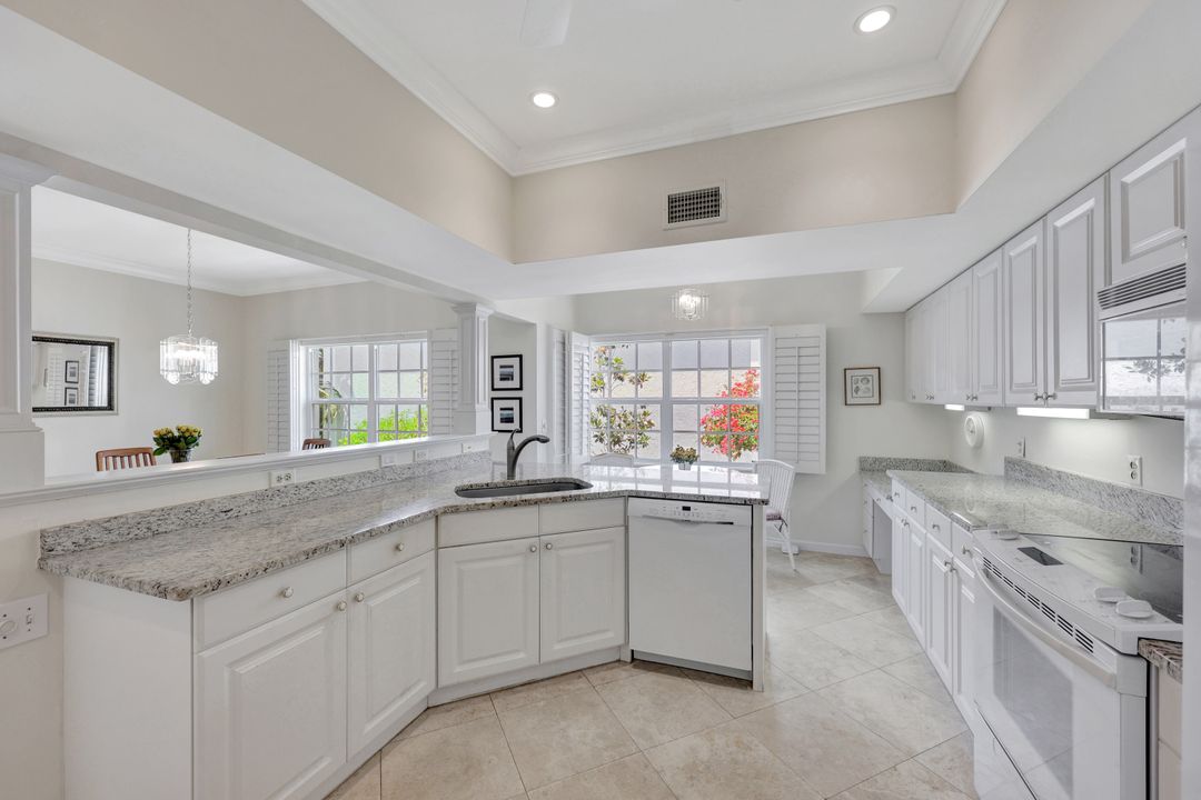 5929 Chanteclair Dr #8, Naples, FL 34108