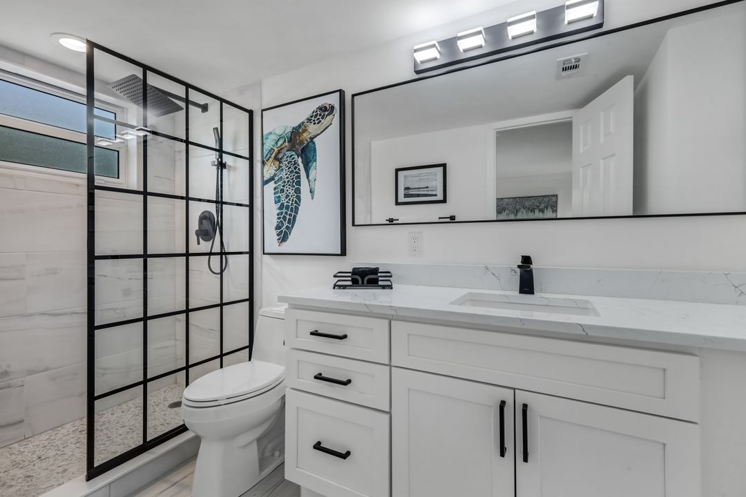 960 7th St S #105, Naples, FL 34102