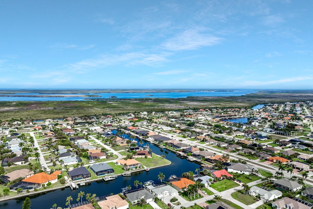 2724 Gleason Pkwy, Cape Coral, FL 33914