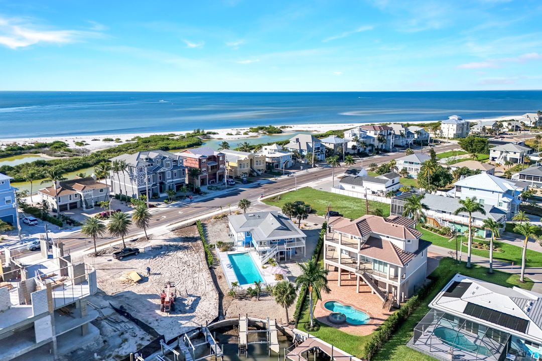 100 Tarpon Rd, Fort Myers Beach, FL 33931