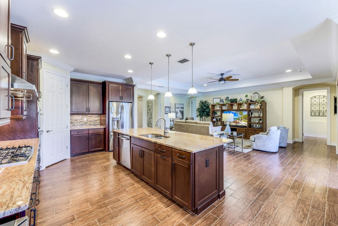1585 Mockingbird Dr, Naples, FL 34120