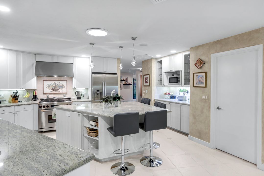 13024 Valewood Dr, Naples, FL 34119