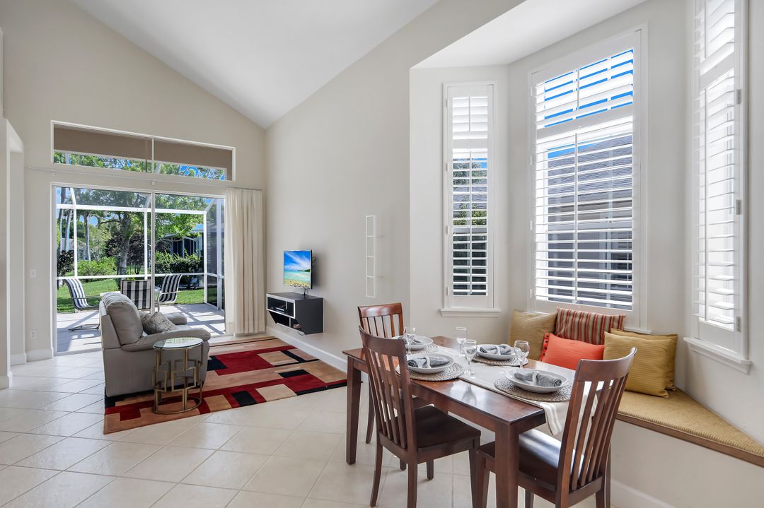 15040 Sterling Oaks Dr, Naples, FL 34110