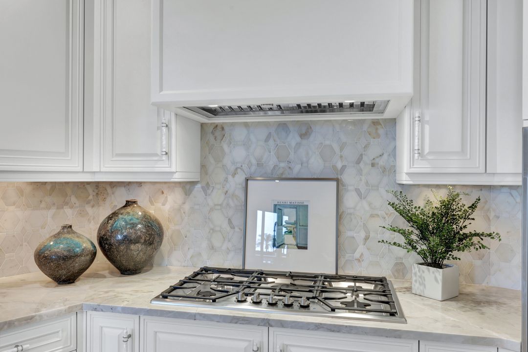 4501 Gulf Shore Blvd N #403, Naples, FL 34103