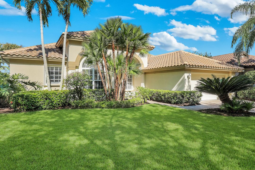 8737 Mustang Island Cir, Naples, FL 34113