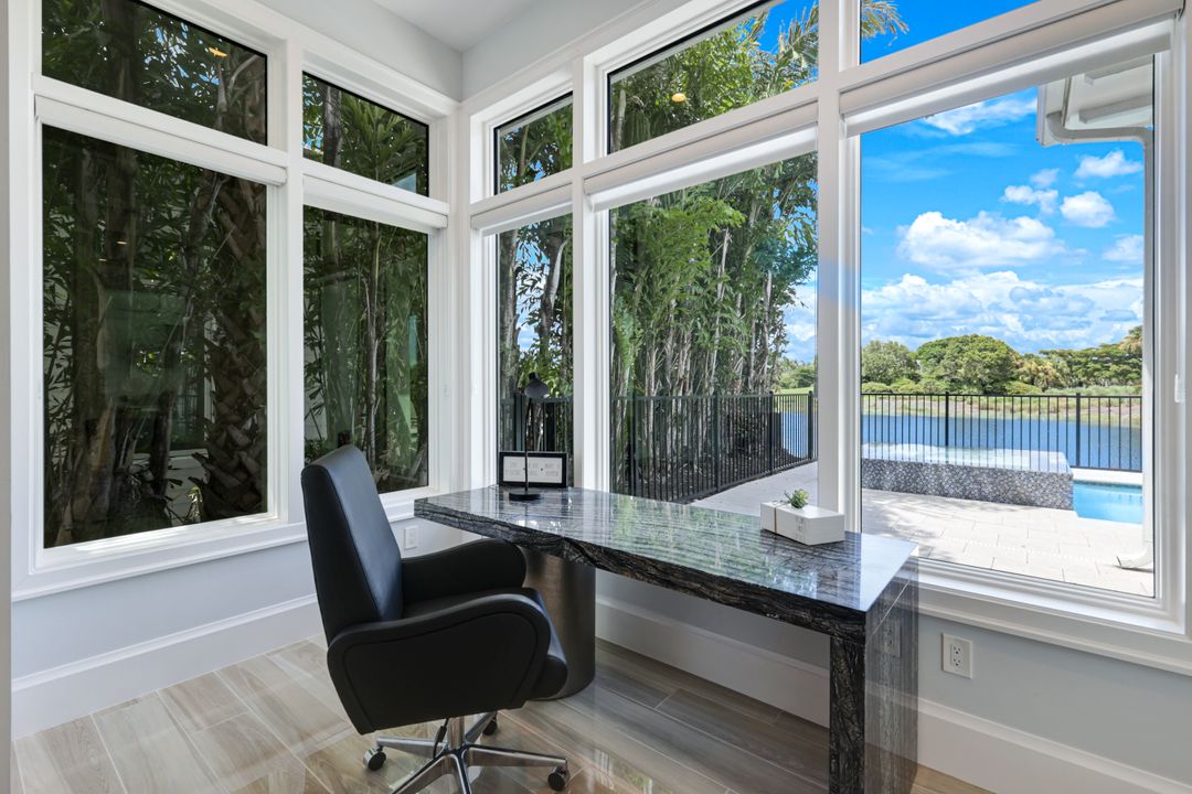 9937 Montiano Dr, Naples, FL 34113