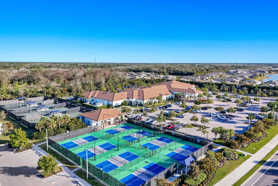 11966 Gardenia Ave, Naples, FL 34120