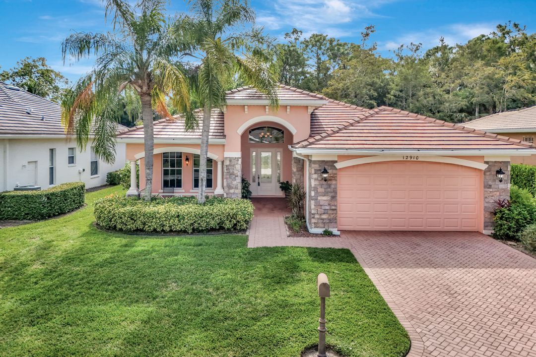 12910 Silverthorn Ct, Bonita Springs, FL 34135