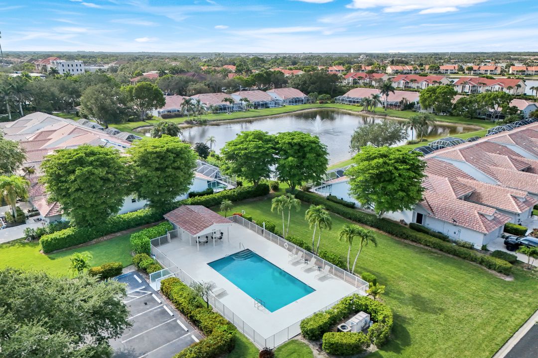 2266 Stacil Cir, Naples, FL 34109