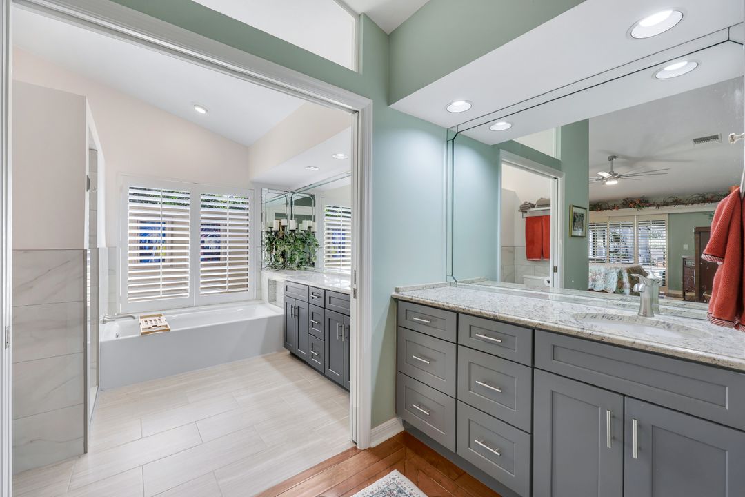 1933 Empress Ct, Naples, FL 34110