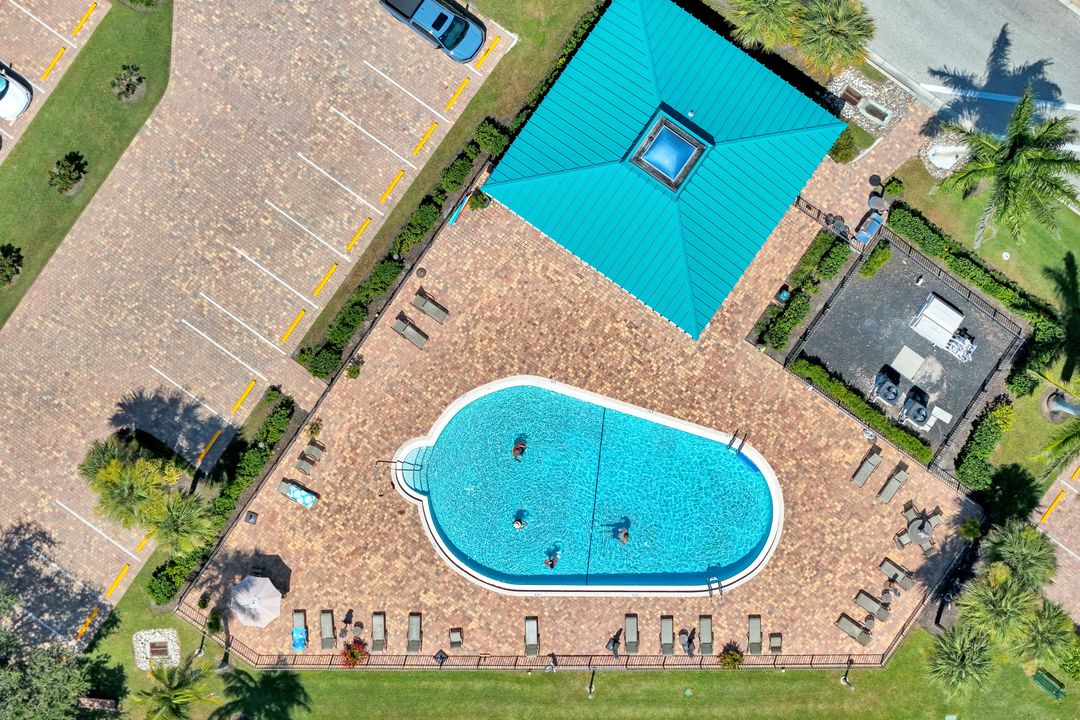 25 Bluebill Ave #1103, Naples, FL 34108
