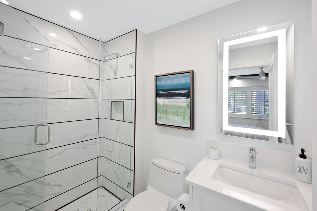 800 River Point Dr #212, Naples, FL 34102