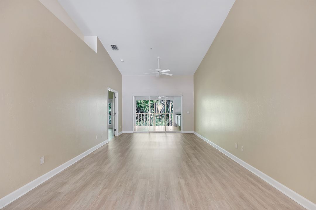 2055 Cascades Dr #6, Naples, FL 34112
