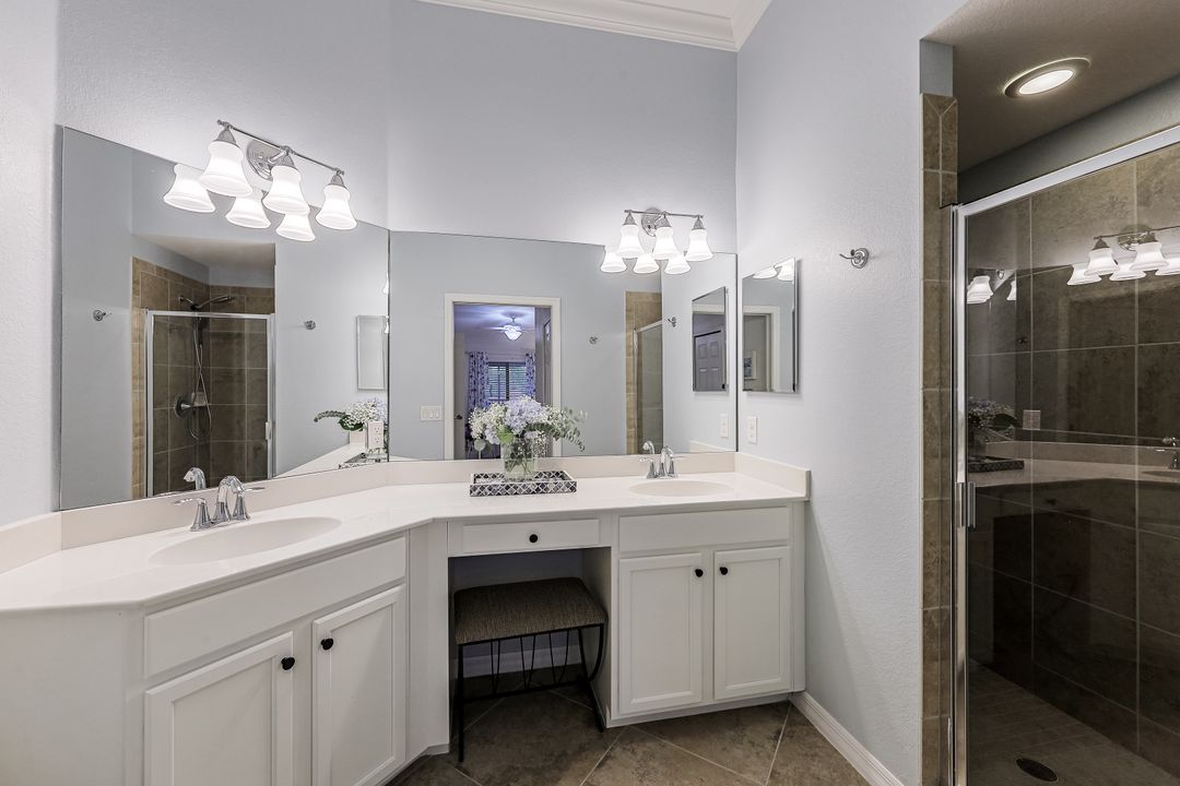 9828 Venezia Cir #1124, Naples, FL 34113