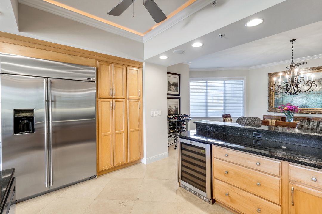 265 Indies Way #302, Naples, FL 34110