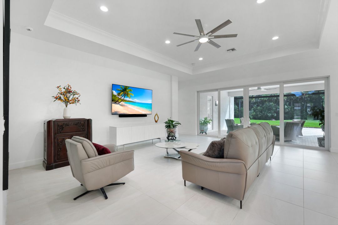 11698 Jasper Ct, Naples, FL 34120