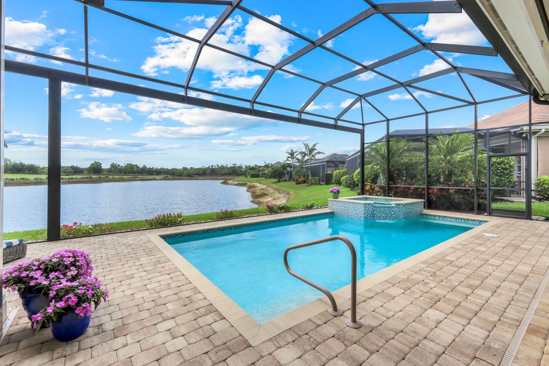 9010 Arrezo Ct, Naples, FL 34119