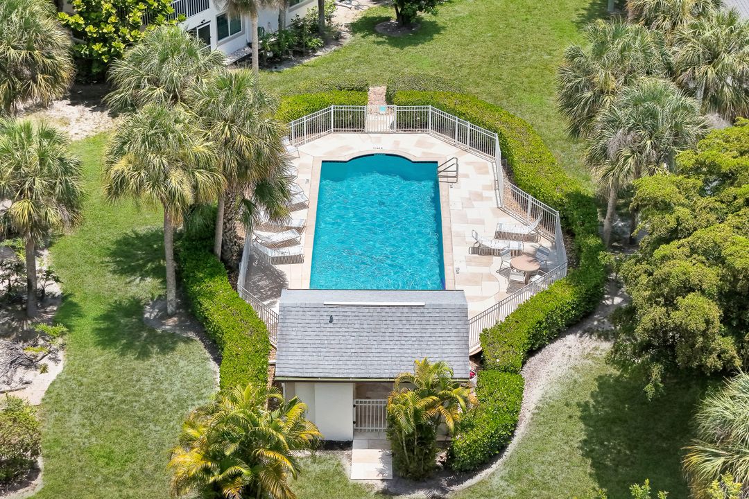 9624 Crescent Garden Dr #201, Naples, FL 34109