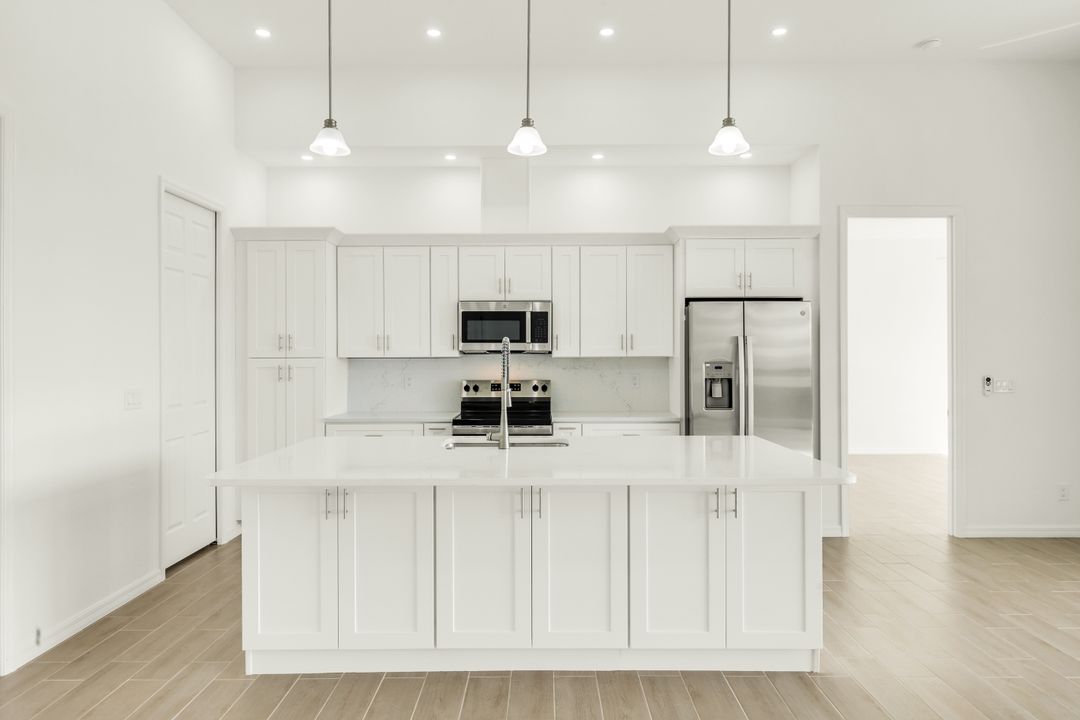 4817 Pelican Blvd, Cape Coral, FL 33914