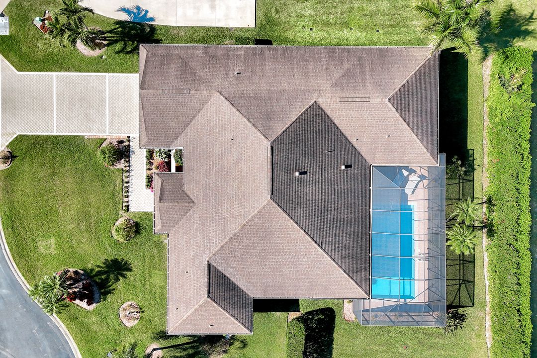 2035 Castle Garden Ln, Naples, FL 34110