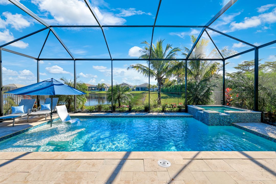 11555 Jacaranda Dr, Naples, FL 34120